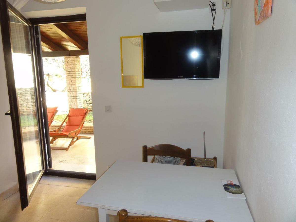 Nice And Cozy Apartment Ferry In Medulin Extérieur photo