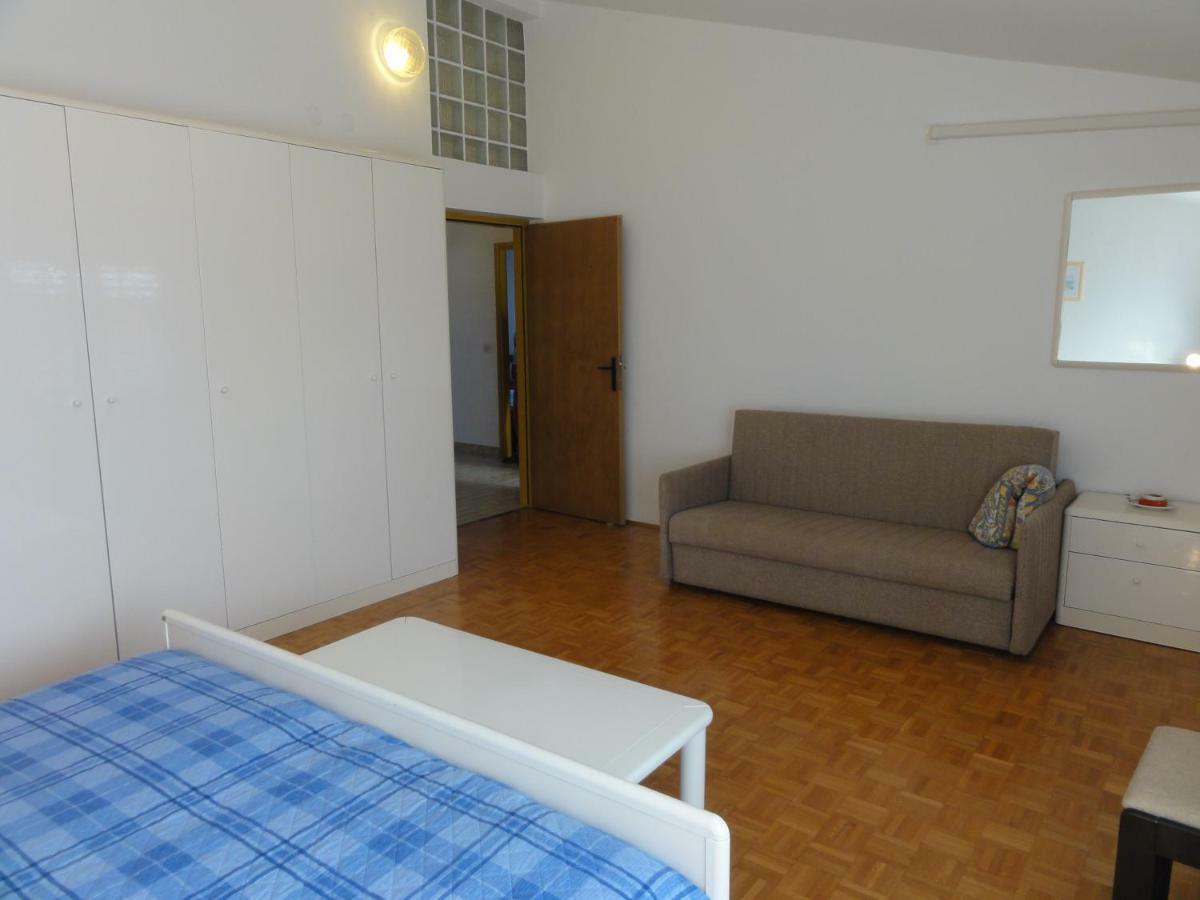 Nice And Cozy Apartment Ferry In Medulin Extérieur photo