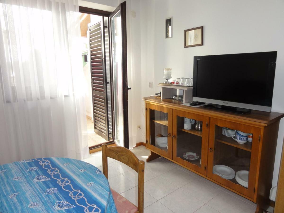 Nice And Cozy Apartment Ferry In Medulin Extérieur photo
