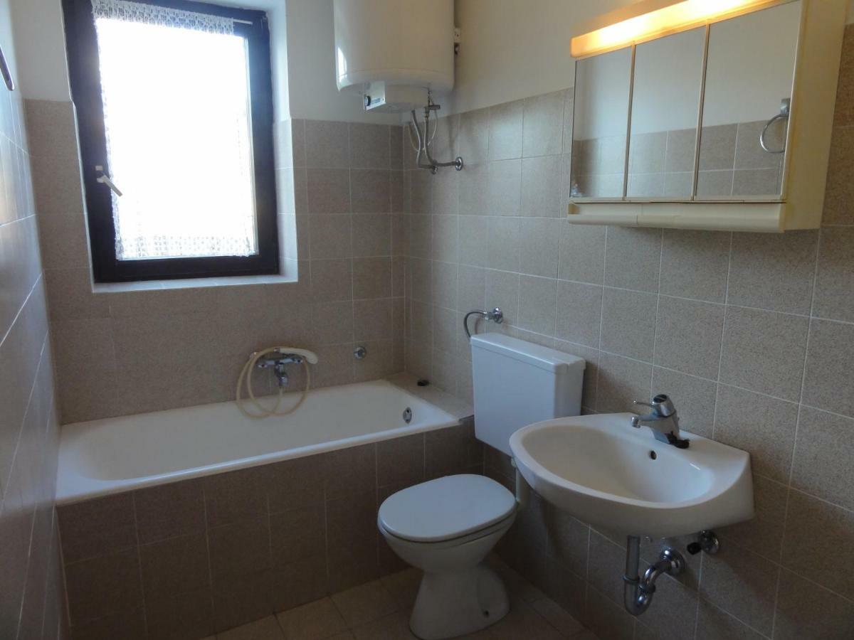 Nice And Cozy Apartment Ferry In Medulin Extérieur photo