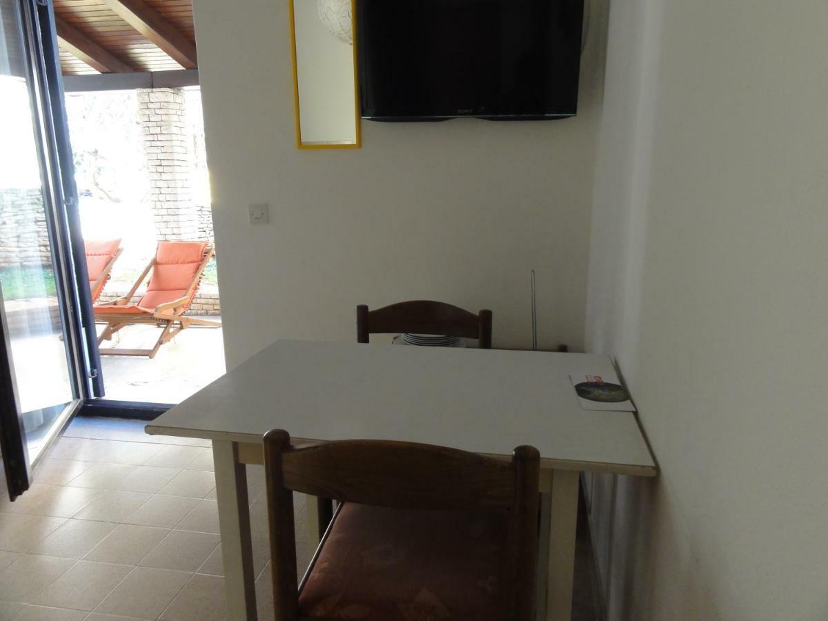 Nice And Cozy Apartment Ferry In Medulin Extérieur photo