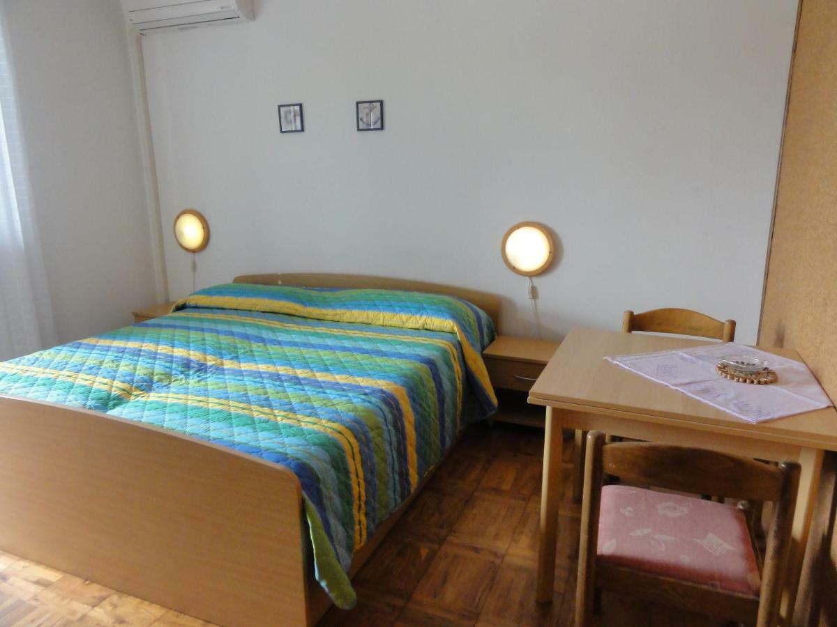 Nice And Cozy Apartment Ferry In Medulin Extérieur photo